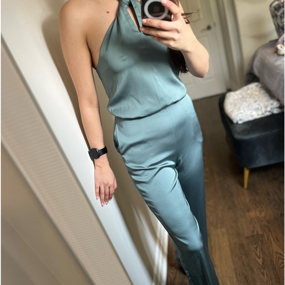 BNWT Satin halter jumpsuit - Picture 7 of 9